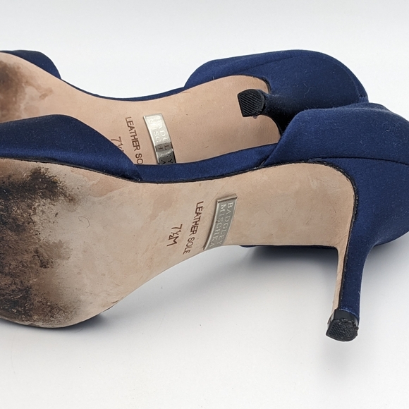 Badgley Mischka Women's Cher Pump, Electric Blue, 7.5 US - Picture 15 of 17